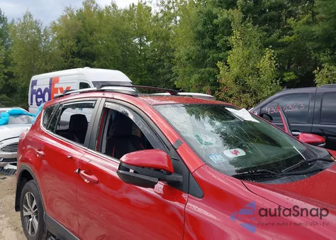 2017 Toyota Rav4 Xle z USA, uszkodzony, nr VIN JTMRFREV1HJ127179